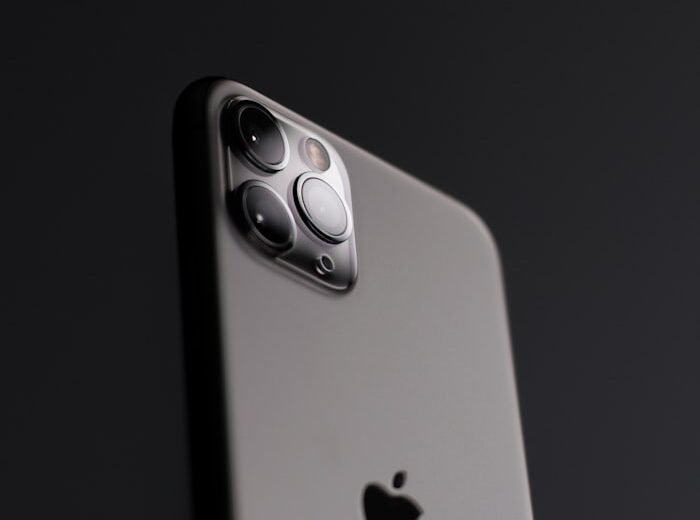 iPhone 15 Pro Max — Rs.15,000 Instant Cashback